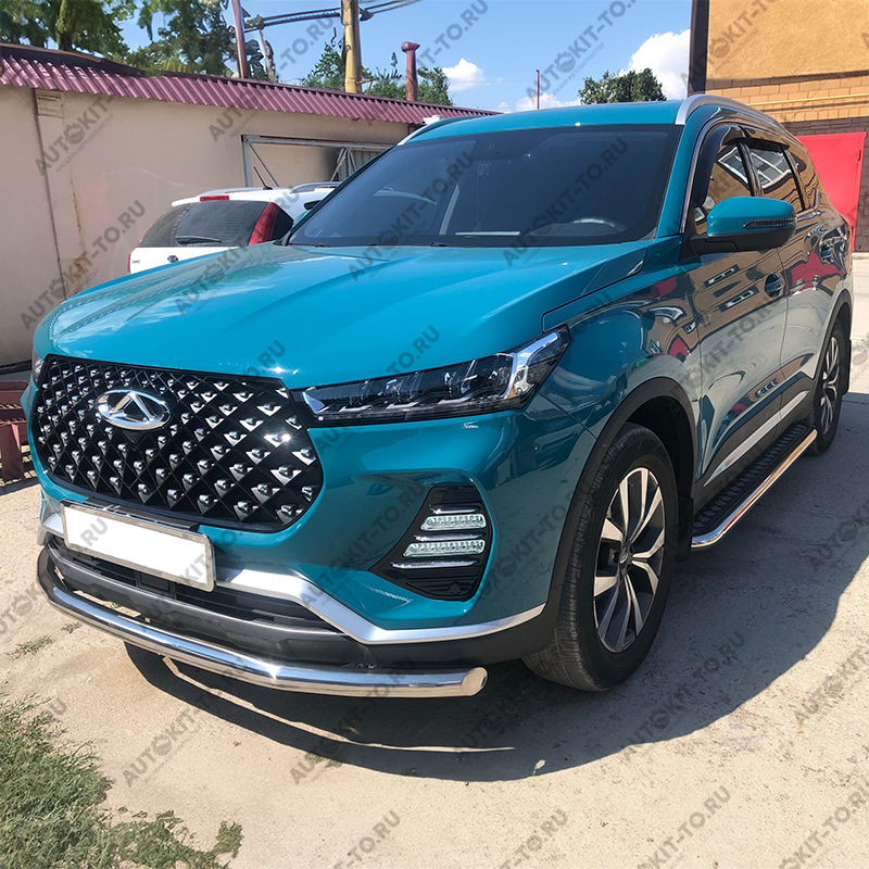 Пороги алюминиевые с нержавеющей площадкой для Chery Tiggo 7 Pro 2021+